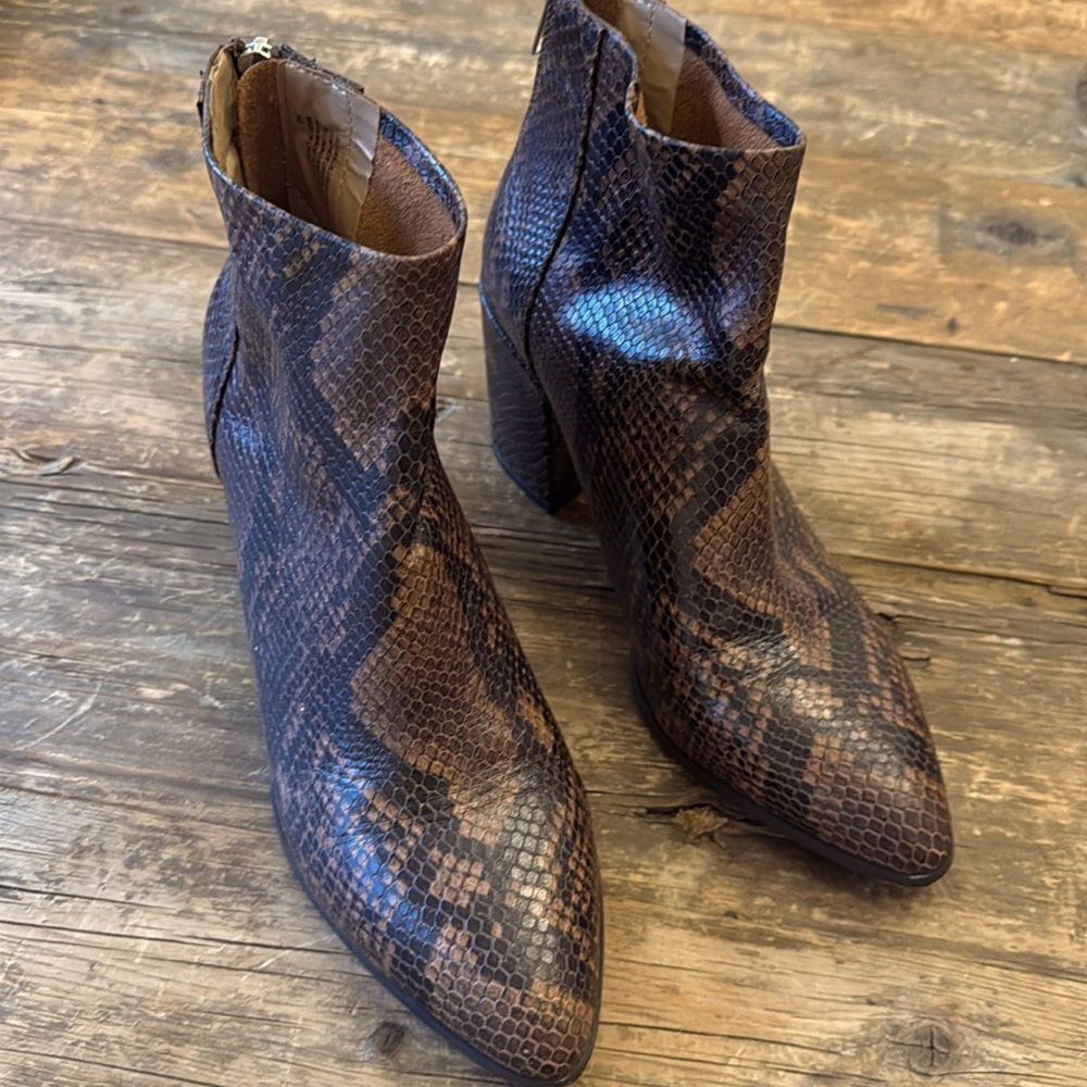 Steve Madden Jillian Snakeskin Bootie Size 8.5 VGUC